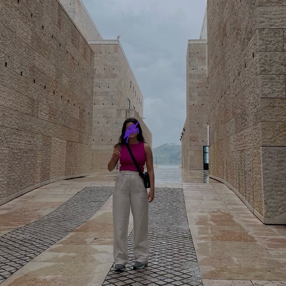 0 - Effortless Aritzia Linen Pants - Picture 4 of 10